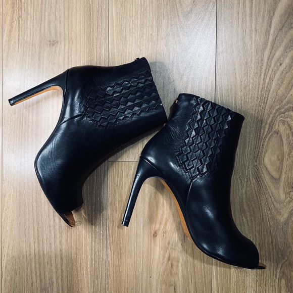 Ted Baker London Heels - Picture 2 of 8